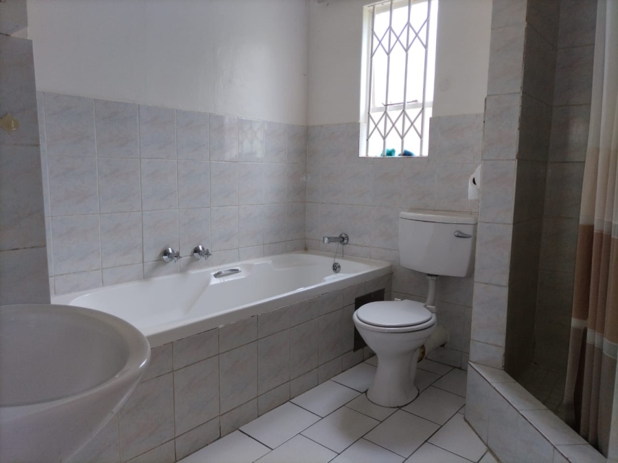 2 Bedroom Property for Sale in Safari Gardens North West